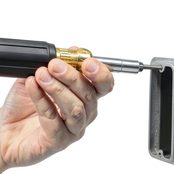 Klein Tools Multi-Bit Screwdriver 6 Tap Sizes and 4 Screwdriver Tips-3